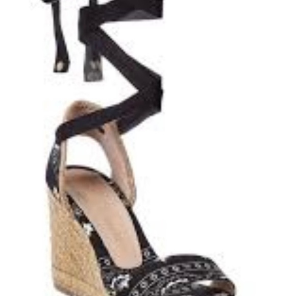 THE STUART WEITZMAN IIIEANA WEDGE BLACK WOVEN FABRIC size 5.5C - Picture 3 of 8